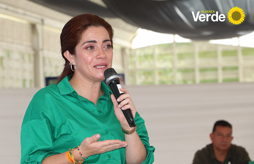 Senadora Carolina Espitia impulsa avances en vivienda digna y fortalecimiento de la justicia 